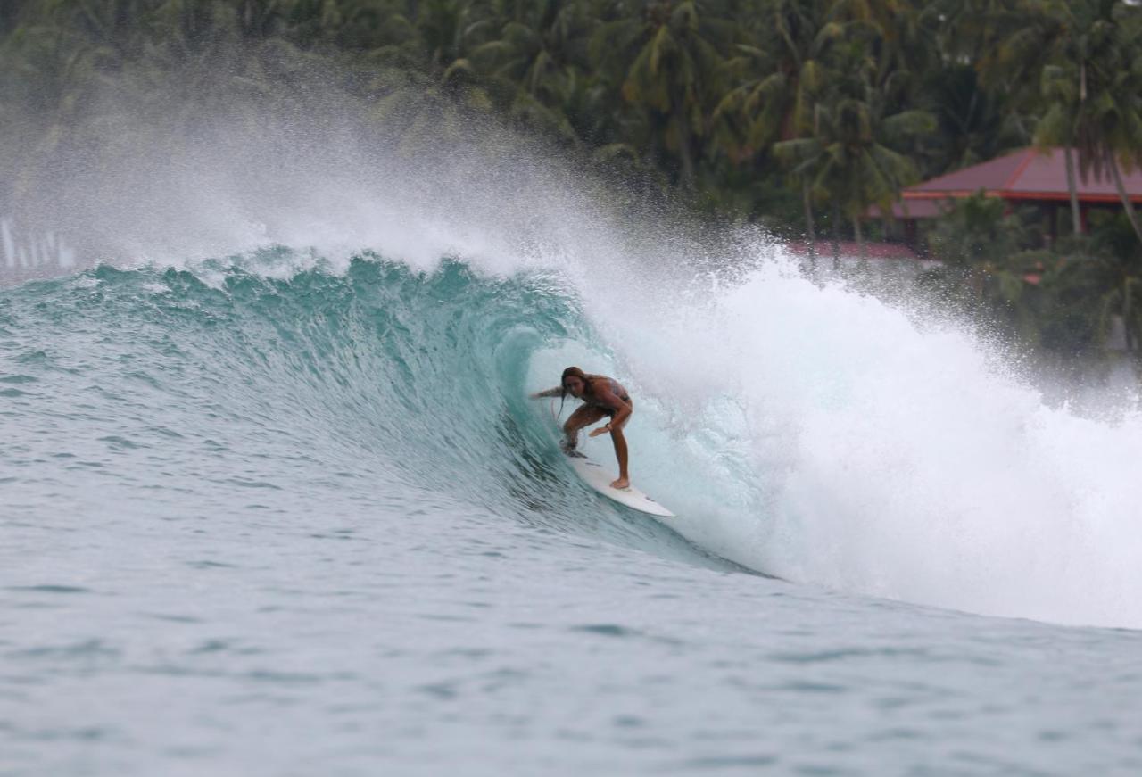 Oseda Nias Surf House Hotel Hilibotodane Exterior foto